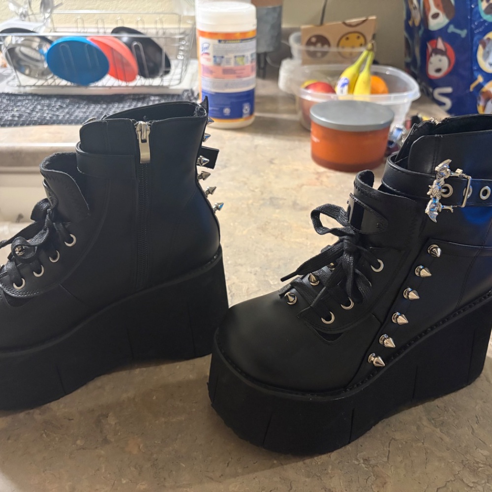 Platform Boots - Picture 4 of 5